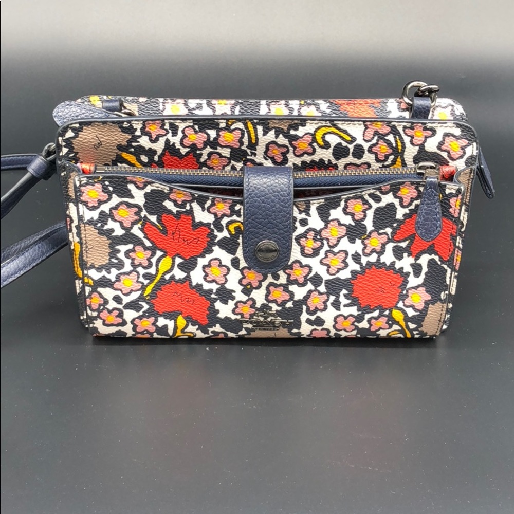 Coach Pop Up Messenger in Mixed Floral
